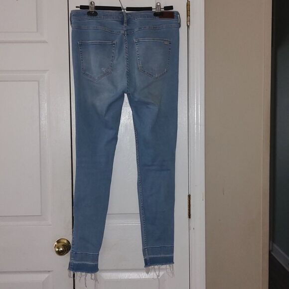 Hollister  Distressed High Rise Super Skinny Shape Love Sz 13R  W 31  L 29 - Picture 5 of 7